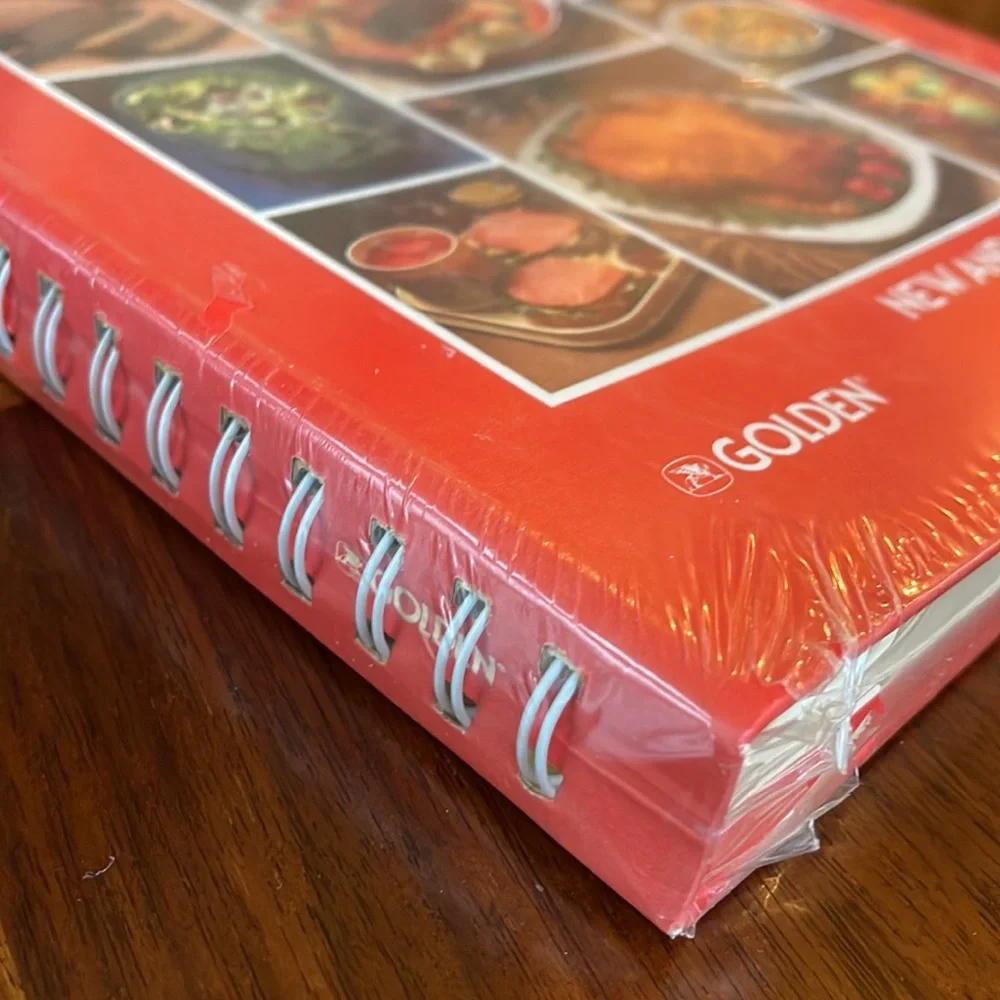 VINTAGE SEALED BETTY CROCKER'S COOKBOOK - WHITE SPIRAL BOUND - COLLECTIBLE! - Picture 7 of 9